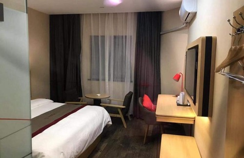 Dalingshan Hotel | Thank Inn Chain Hotel Guangdong Dongguan Daling Mountain Guanchang Road