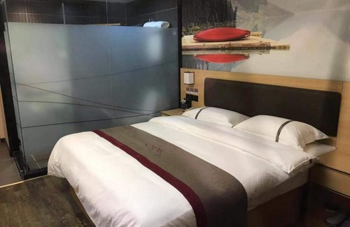 Dalingshan Hotel | Thank Inn Chain Hotel Guangdong Dongguan Daling Mountain Guanchang Road