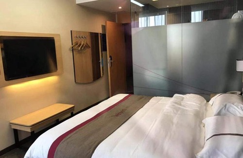 Dalingshan Hotel | Thank Inn Chain Hotel Guangdong Dongguan Daling Mountain Guanchang Road