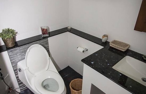 Doem Bang Nang Buat House | Tharnrarin Villa Suphan Buri