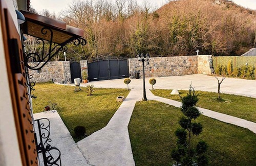 Virpazar Apartment | That are a combination of modern and traditional, just 5 min from Lake Skadar.