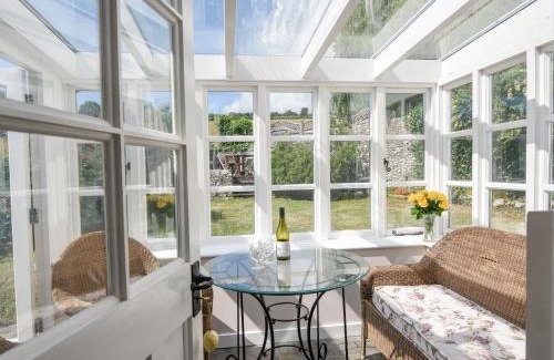 Charmouth House | Thatched Cottage