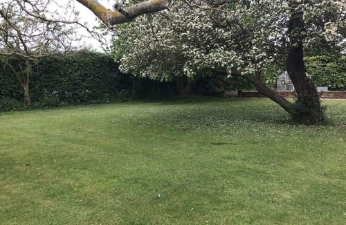 Manningtree Cottage | Thatched cottage, Wix with Hot Tub a secluded countryside location