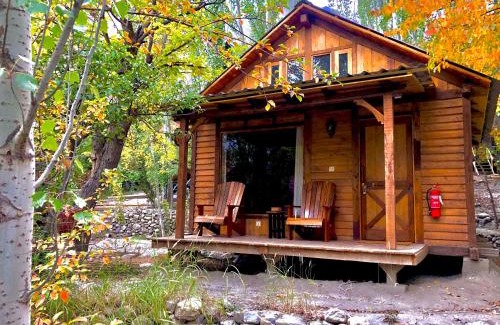 Hunza Hotel | The 2 Magpies, Hunza