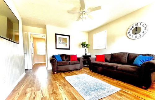 Grove City House | The 614-Columbus Ohio-Grove City-Close to everything-Pet friendly-Parks