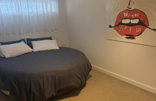 Kensal Green House | The 8 ball getaway