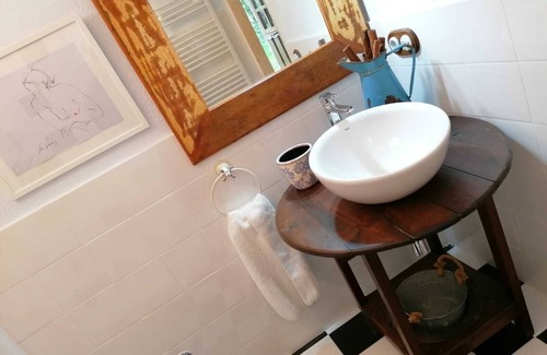 Vilallonga de Ter Apartment | The Artist's Workshop