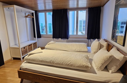 Unterseen Hotel | The Aarburg Hotel & Café