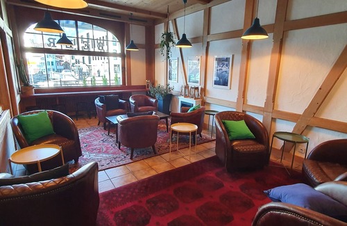 Unterseen Hotel | The Aarburg Hotel & Café