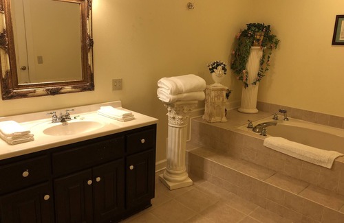Wilburn Bed & Breakfast | The Abbé House Inn
