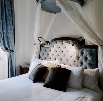 Warwick Bed & Breakfast | The Abbey