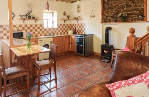 Moone House | The Abraham