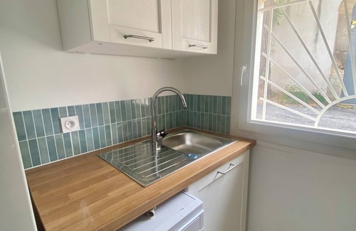 Saint-Gilles House | The acacia house