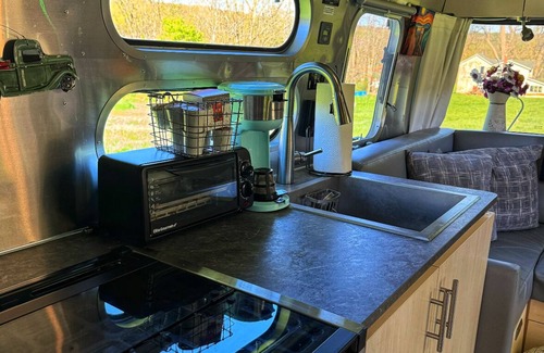Prattsville RV Rental | The Airstream Miss Pickle at Bearpen Mountain-seasonal rental