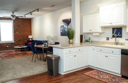 Goldsboro Apartment | The Alexander Craige Blue Loft