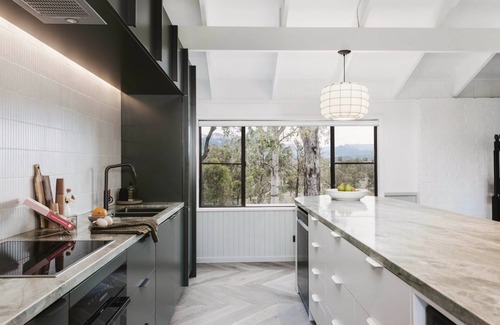 Glen Davis House | The Alice Escape