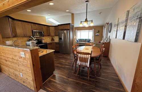 Faribault House | The All Inn: Beautiful 3-bedroom home 1 minute from Shattuck-St. Mary's School!