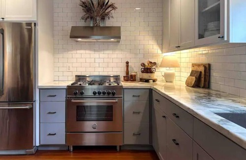 Folsom House | The Alley House - Historic District Garden Bungalow