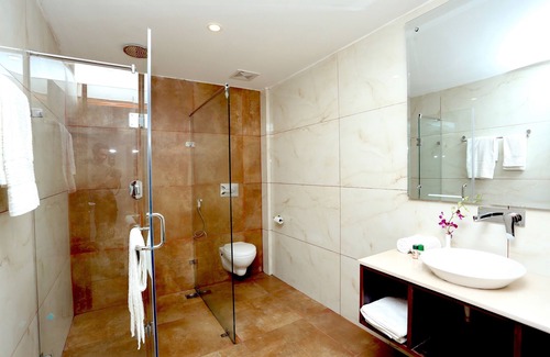 Bashisht Hotel | The Allure Grand Resort