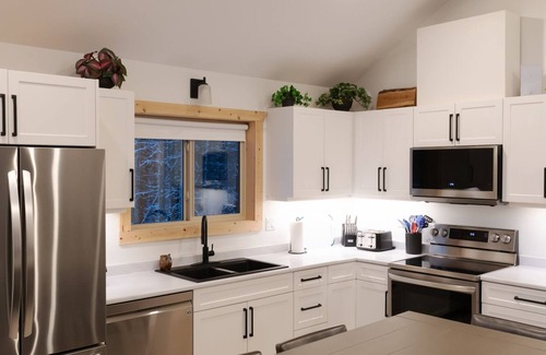 Valemount House | The Alpine Cabin Rental
