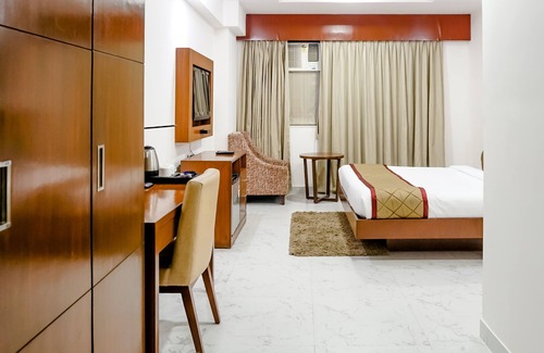 Kopar Khairane Hotel | The Altruist Business Hotel (NM -1)