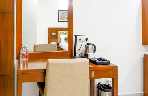 Kopar Khairane Hotel | The Altruist Business Hotel (NM -1)