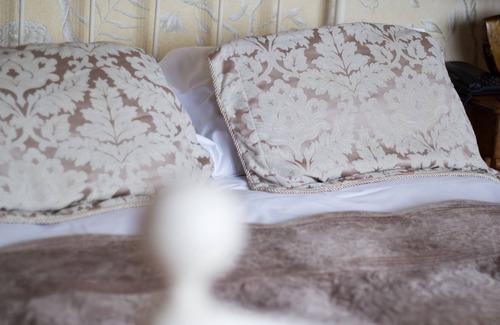 Inchbrook Hotel | The Amberley Inn