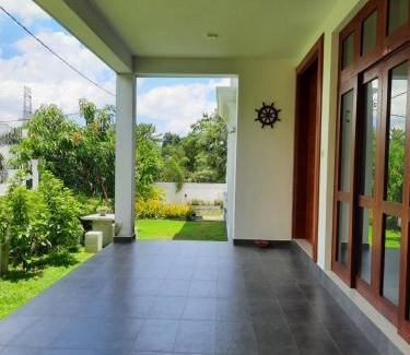 Makumbura House | "The Anchorage" of Field View