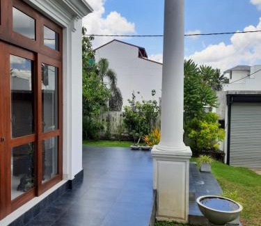 Makumbura House | "The Anchorage" of Field View