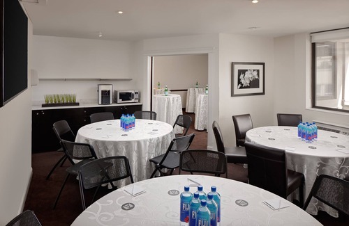 Great Neck Plaza Hotel | The Andrew Hotel