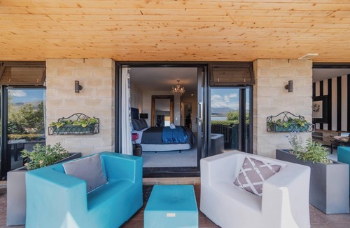 Lake Tekapo House | The Andromeda Hideaway - 6BR,Hot tub, BBQ