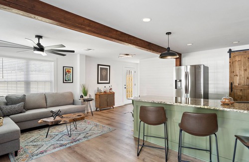 Hammond Cottage | The Angelina House - Downtown Hammond