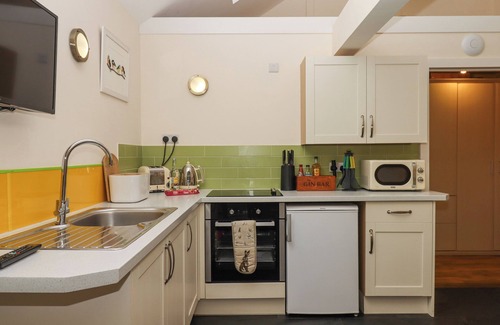 Okehampton Cottage | THE ANNEXE, pet friendly, with a garden in Sourton Down