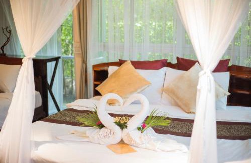 Nakhon Chum Resort | The Antique Riverside Resort