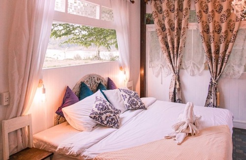 Nakhon Chum Hotel | The Antique Riverside