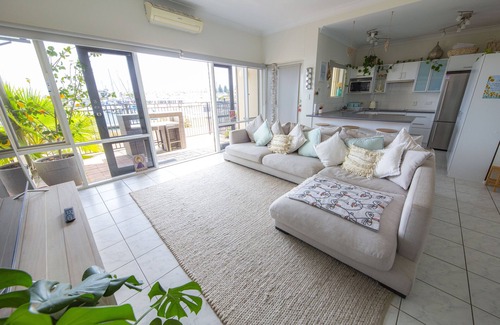 North Haven Apartment | 'The Aquarium' Waterfront Apartment