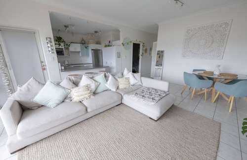 North Haven Apartment | 'The Aquarium' Waterfront Apartment