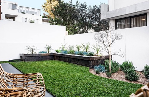 Coogee Apartment | The Arden 2. Coogee. New Peaceful Spacious Garden Apartment, Meters to Beach