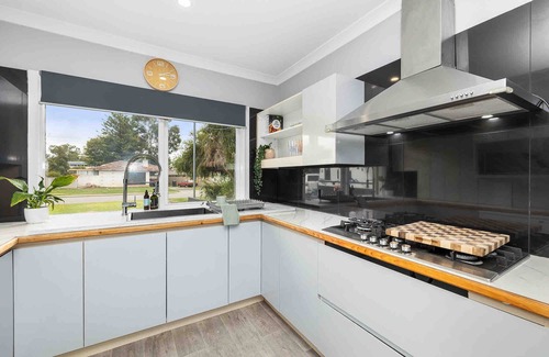 Belmont House | The Arlunya Escape: Pool, Fire Pit & Family Fun