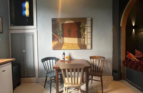 Kilmun Apartment | The Art Apartment