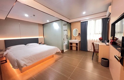 Zhuhai Hotel | The Artist Hotel Sanzao Chinatown Market