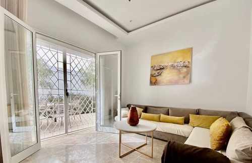 Yasmine Villa | The Artist's House