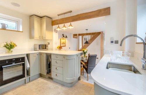Wollerton House | The Ash Loft