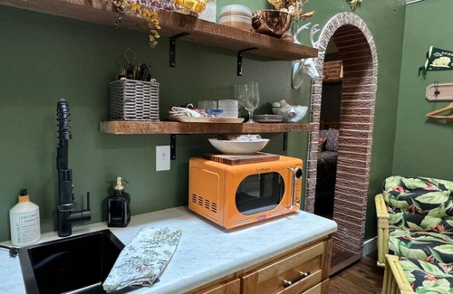 Perryville Hotel | The Atrium A Boutique Hotel Suite 15