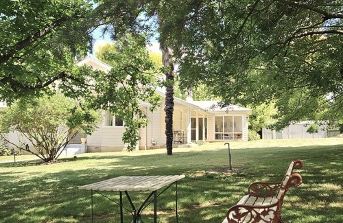 Blayney House | The Avenue Anahdale -Hidden 2.7Acre Estate in town