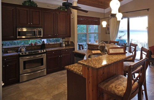 Green Turtle Cay House | The Bahama House on Green Turtle Cay - Coco Bay beachfront