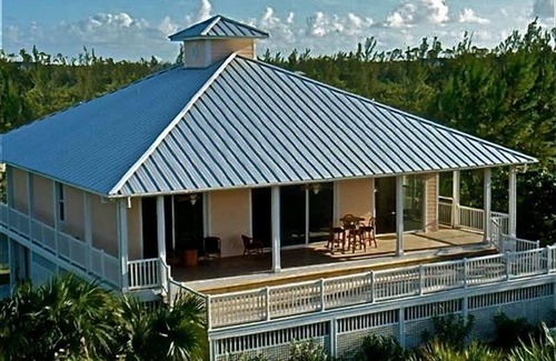 Green Turtle Cay House | The Bahama House on Green Turtle Cay - Coco Bay beachfront