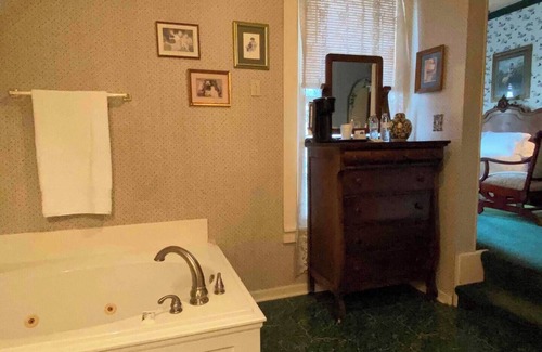 Bonham House | The Bailey Inglish Suite at Four Winds