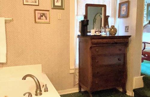 Bonham House | The Bailey Inglish Suite at Four Winds