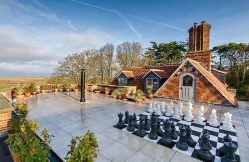 Holt House | The Ballroom